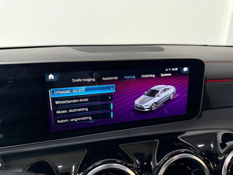 Mercedes-Benz CLA-Klasse 200 AMG *Pano*Trekhaak-elek*Cam