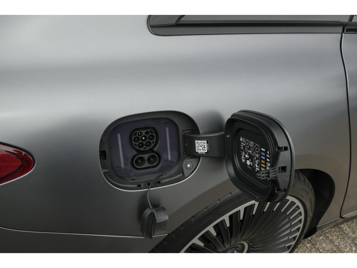 Mercedes-Benz EQS 53 AMG 761pk Dynamic *BTW* Keramisch Rear entertainment NP €210.000!!!! NLauto VOL!!!!