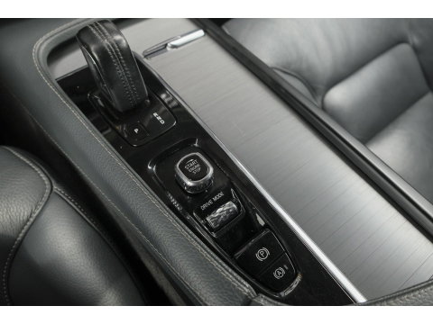 Volvo XC90 2.0 T8 390pk R-design Recharge 7-persoons Leder Navigatie Carplay Full led 22" LMV