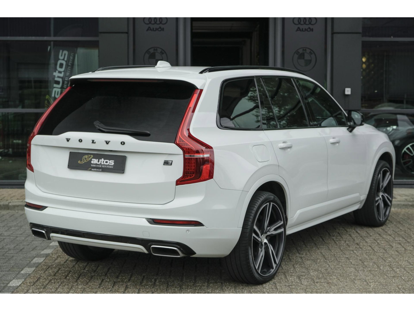 Volvo XC90 2.0 T8 390pk R-design Recharge 7-persoons Leder Navigatie Carplay Full led 22" LMV