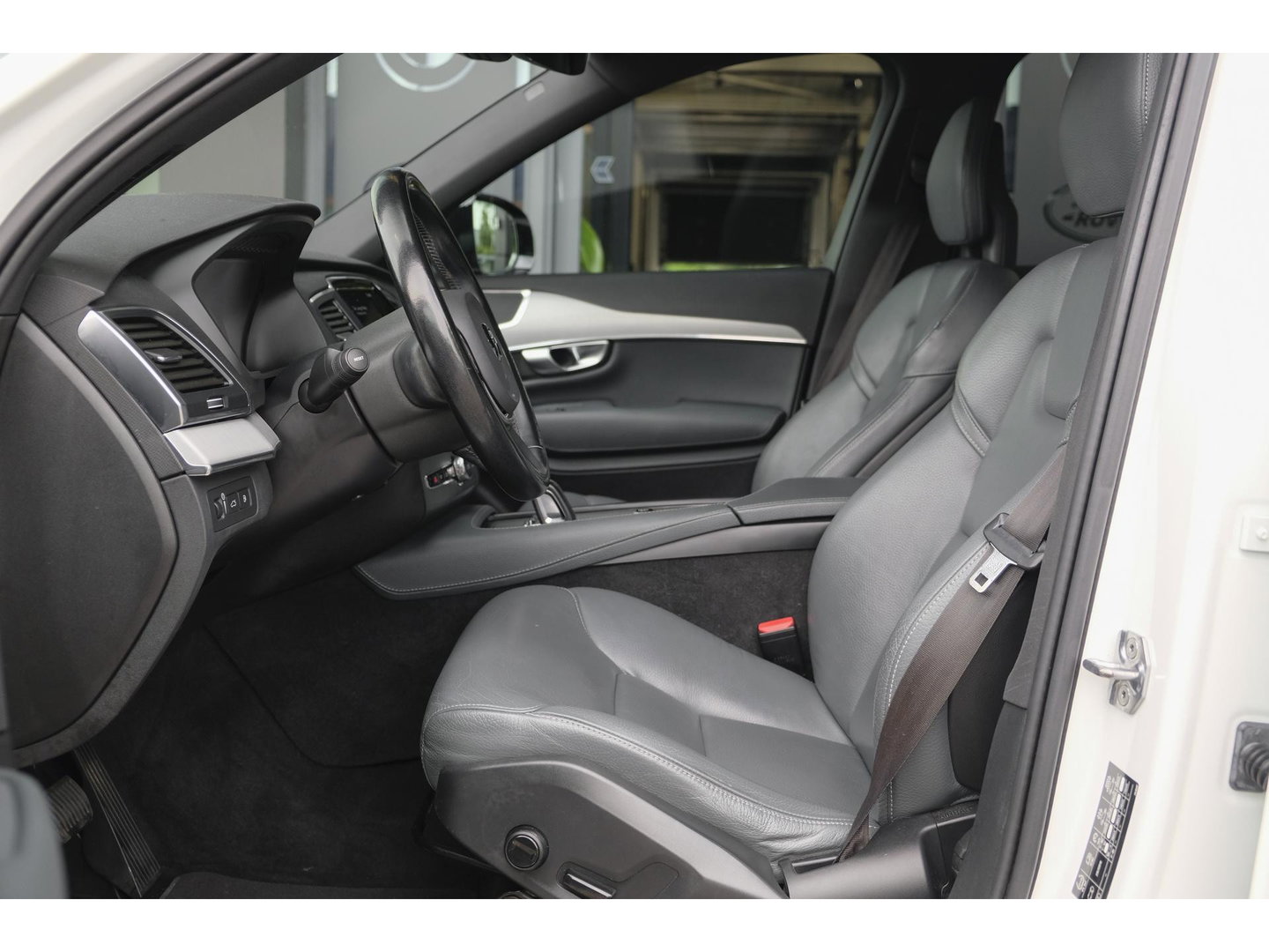 Volvo XC90 2.0 T8 390pk R-design Recharge 7-persoons Leder Navigatie Carplay Full led 22" LMV