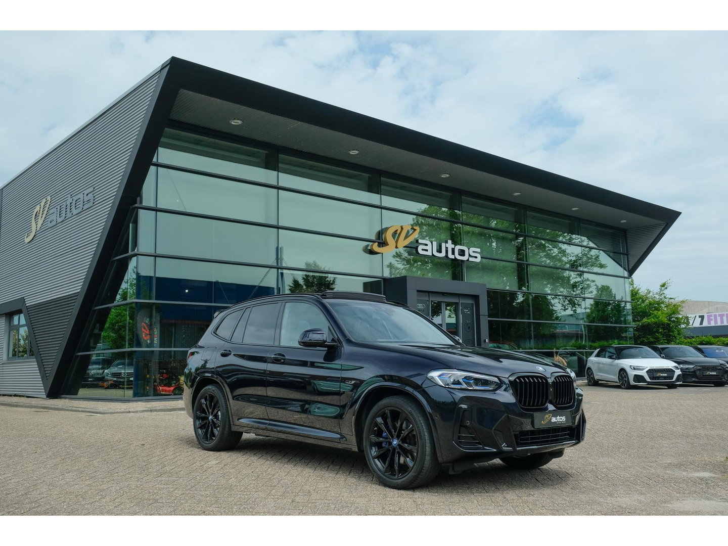 BMW X3 xDrive30e 292pk M-sport High Exe. Panoramadak Laser lampen 360 camera Black edition Sportstoelen leder