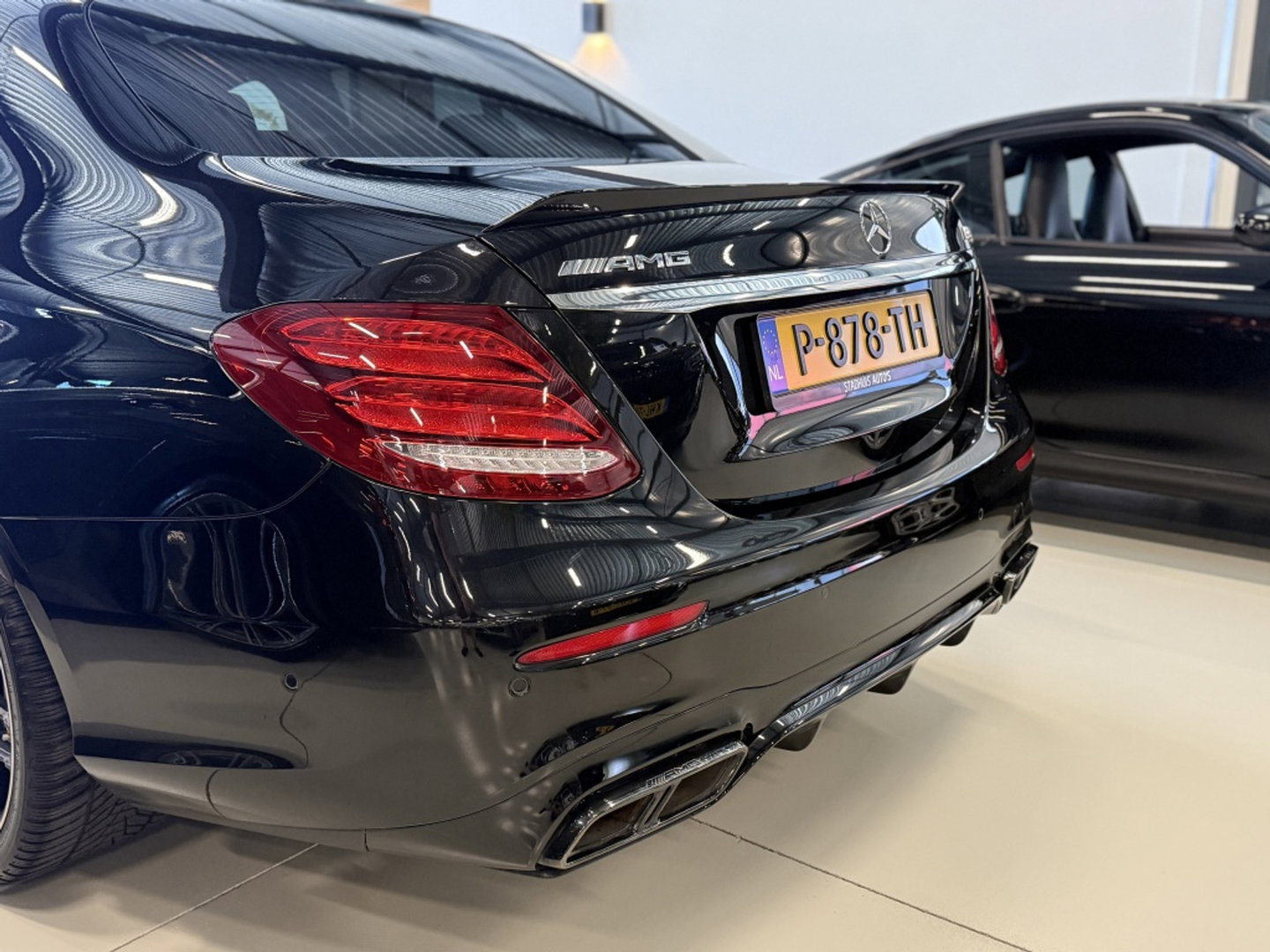 Mercedes-Benz E-Klasse 63S AMG 612PK V8 4-Matic / Burmester 4D / Carbon / AMG Ceramic b