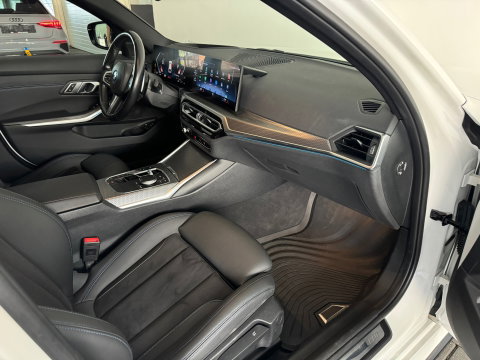 BMW 3 Serie Touring 330e M Sport HuD|Keyless|Sfeer|Camera