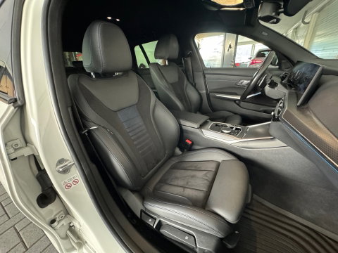 BMW 3 Serie Touring 330e M Sport HuD|Keyless|Sfeer|Camera