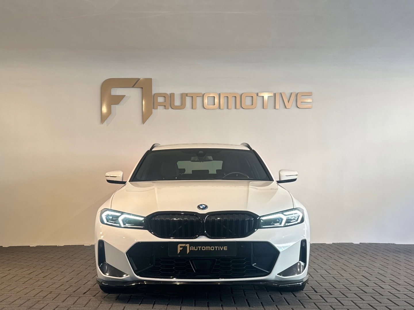 BMW 3 Serie Touring 330e M Sport HuD|Keyless|Sfeer|Camera