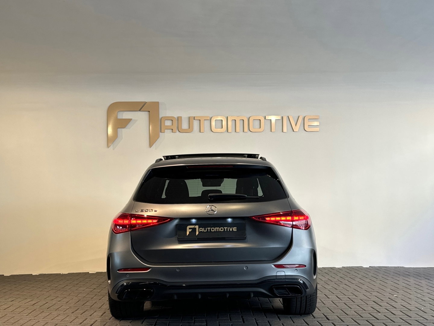 Mercedes-Benz C-Klasse Estate 300 e AMG Pano|HuD|BTW|Trekhaak