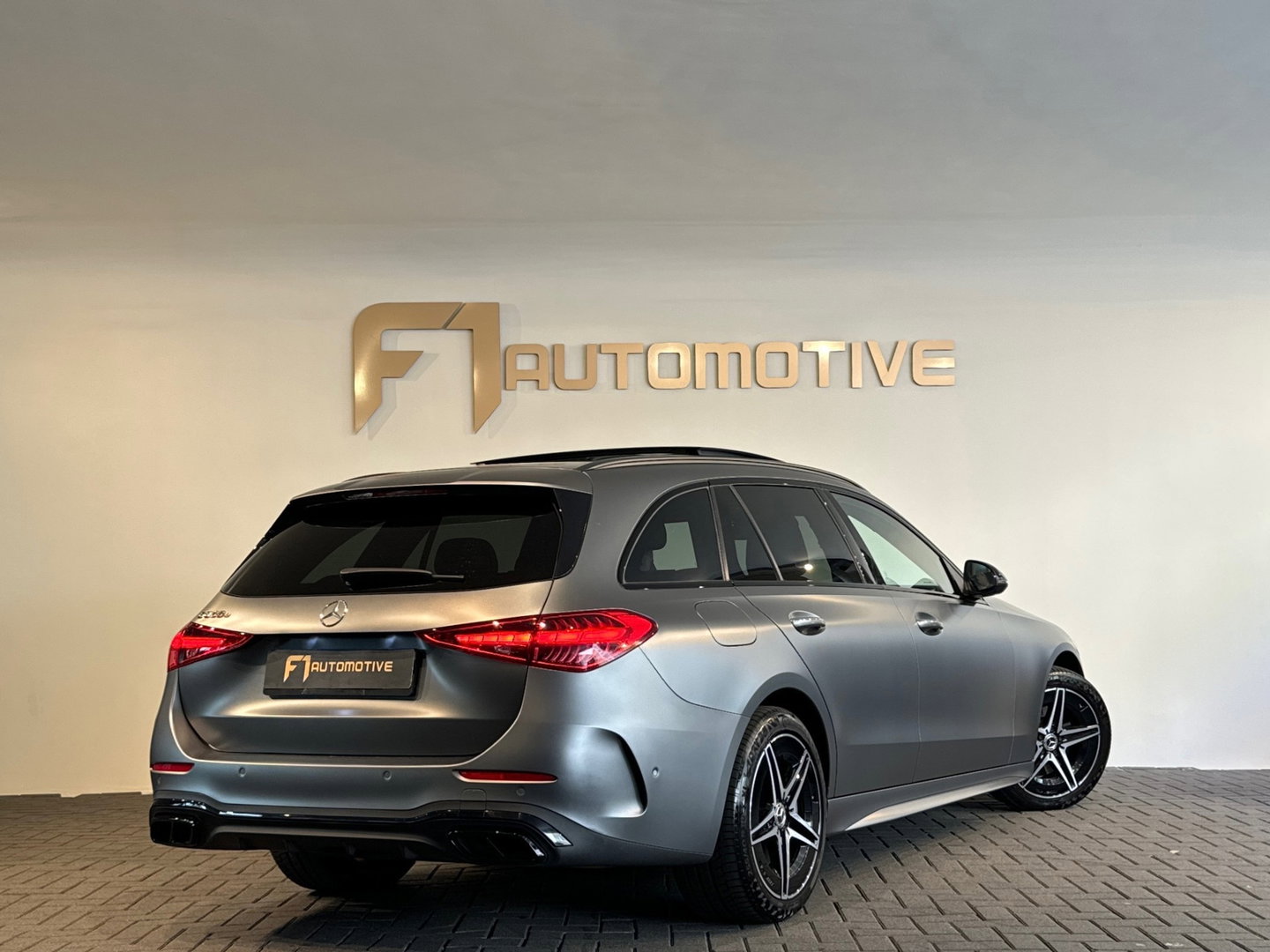 Mercedes-Benz C-Klasse Estate 300 e AMG Pano|HuD|BTW|Trekhaak