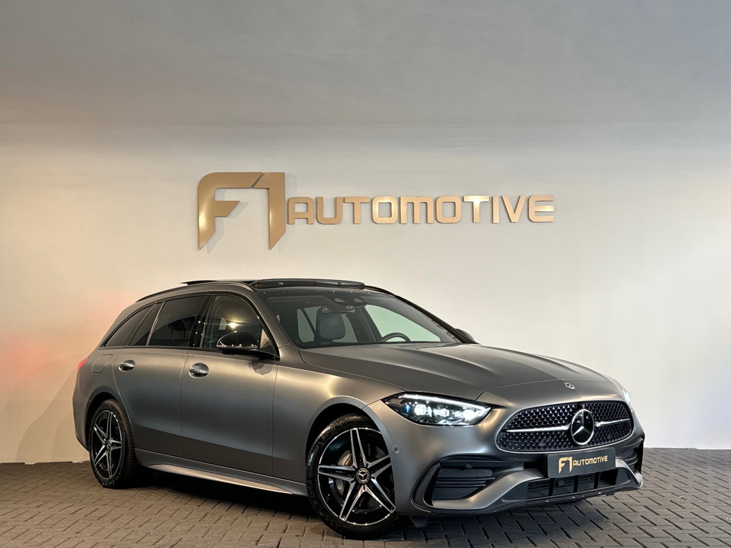 Mercedes-Benz C-Klasse Estate 300 e AMG Pano|HuD|BTW|Trekhaak