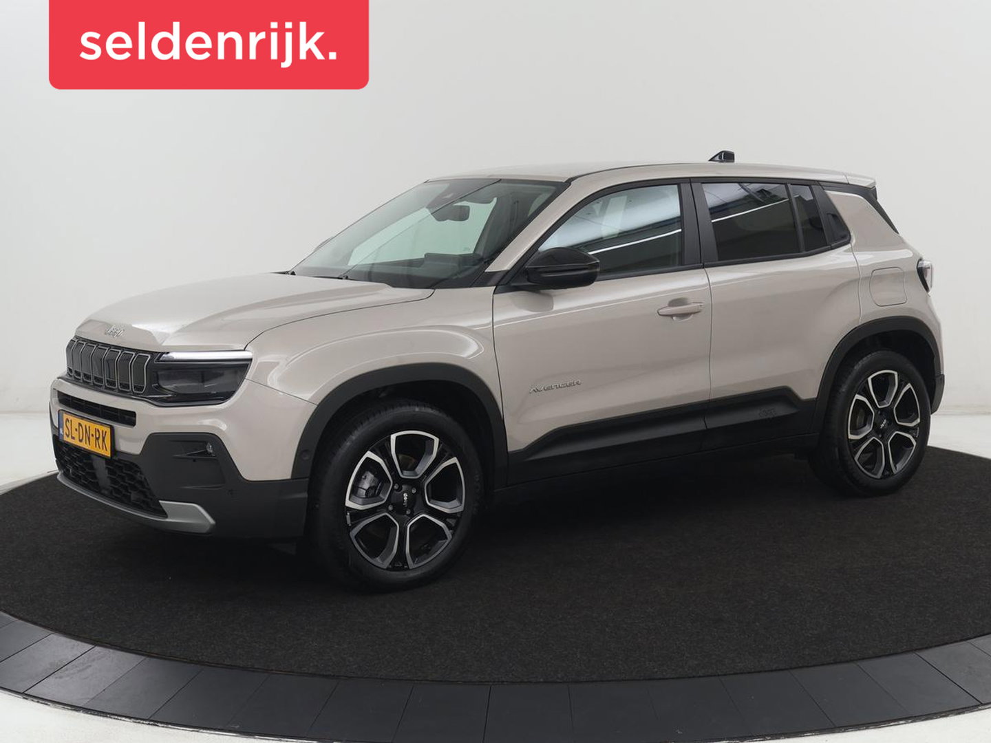 Jeep Avenger Longitude 54 kWh | SOH 97,5% | Adaptive cruise | Carplay | Camera | Full LED | Climate control | Parkeerhulp | Bluetooth | Side Assist | Digital Cockpit