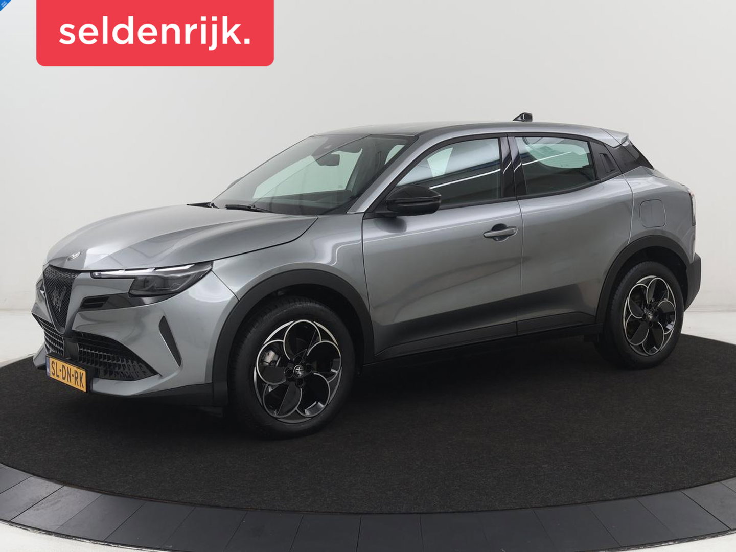 Alfa Romeo Junior Elettrica 54 kWh