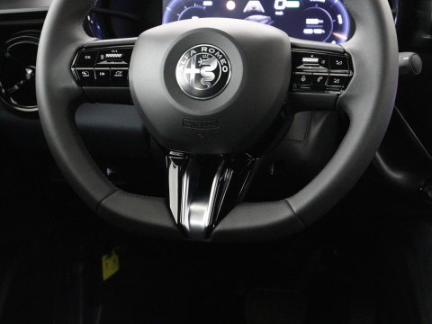 Alfa Romeo Junior Elettrica 54 kWh