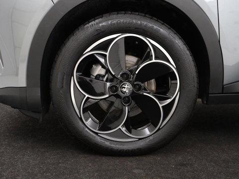 Alfa Romeo Junior Elettrica 54 kWh