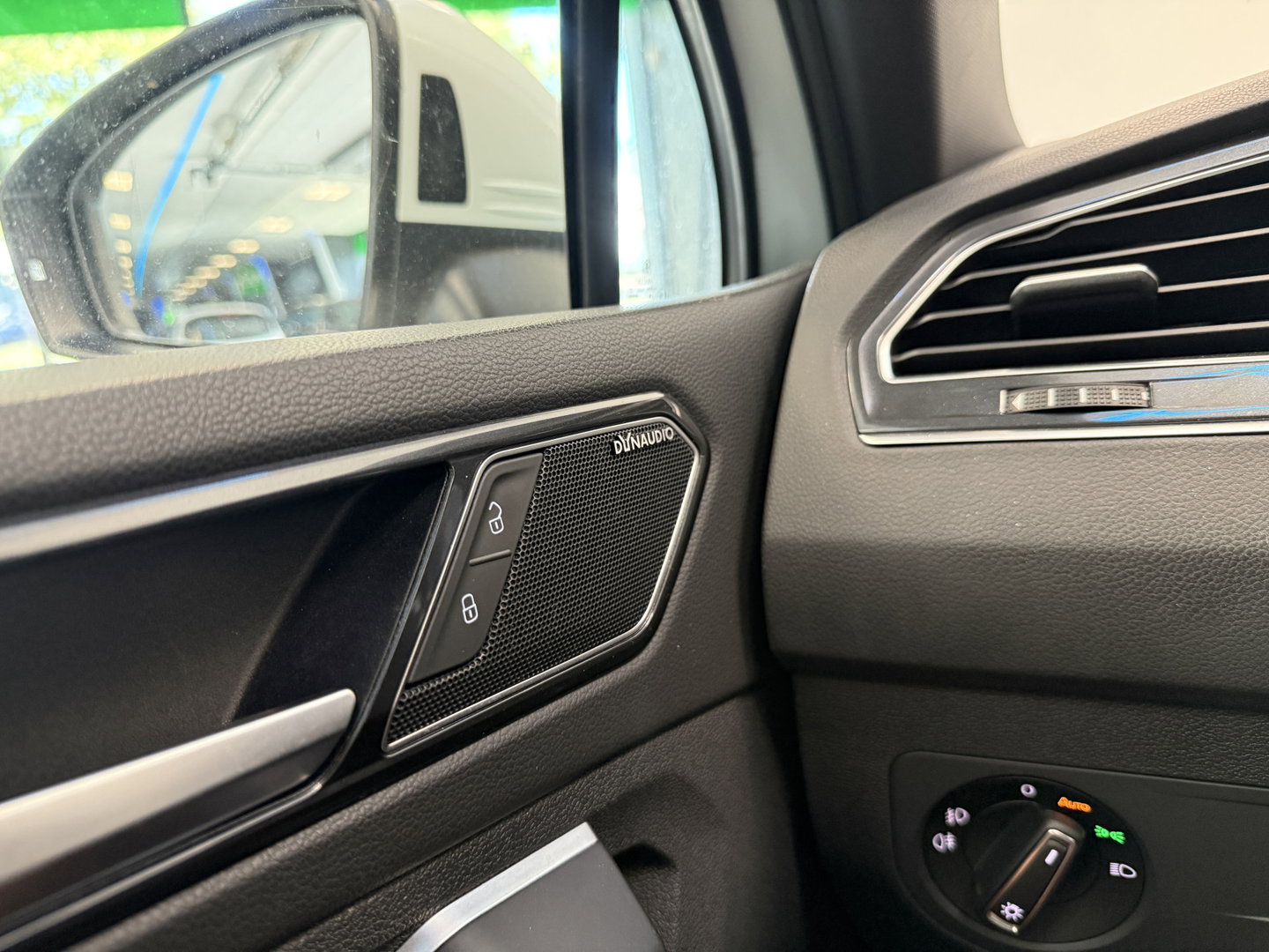 Volkswagen Tiguan 2.0 TSI 4Motion Highline 360 Camera Virtual Cockpit Memory Pano Leder