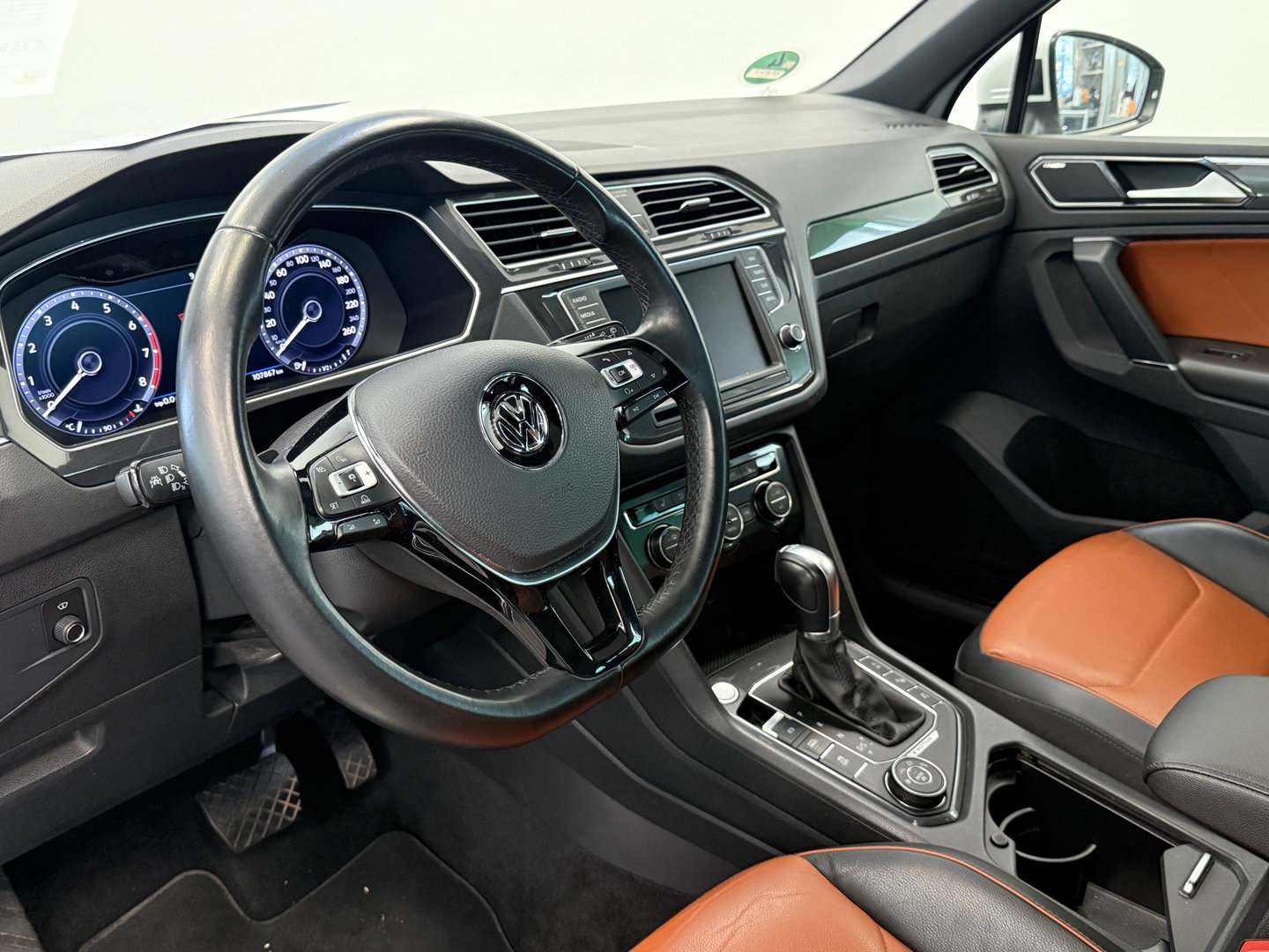 Volkswagen Tiguan 2.0 TSI 4Motion Highline 360 Camera Virtual Cockpit Memory Pano Leder