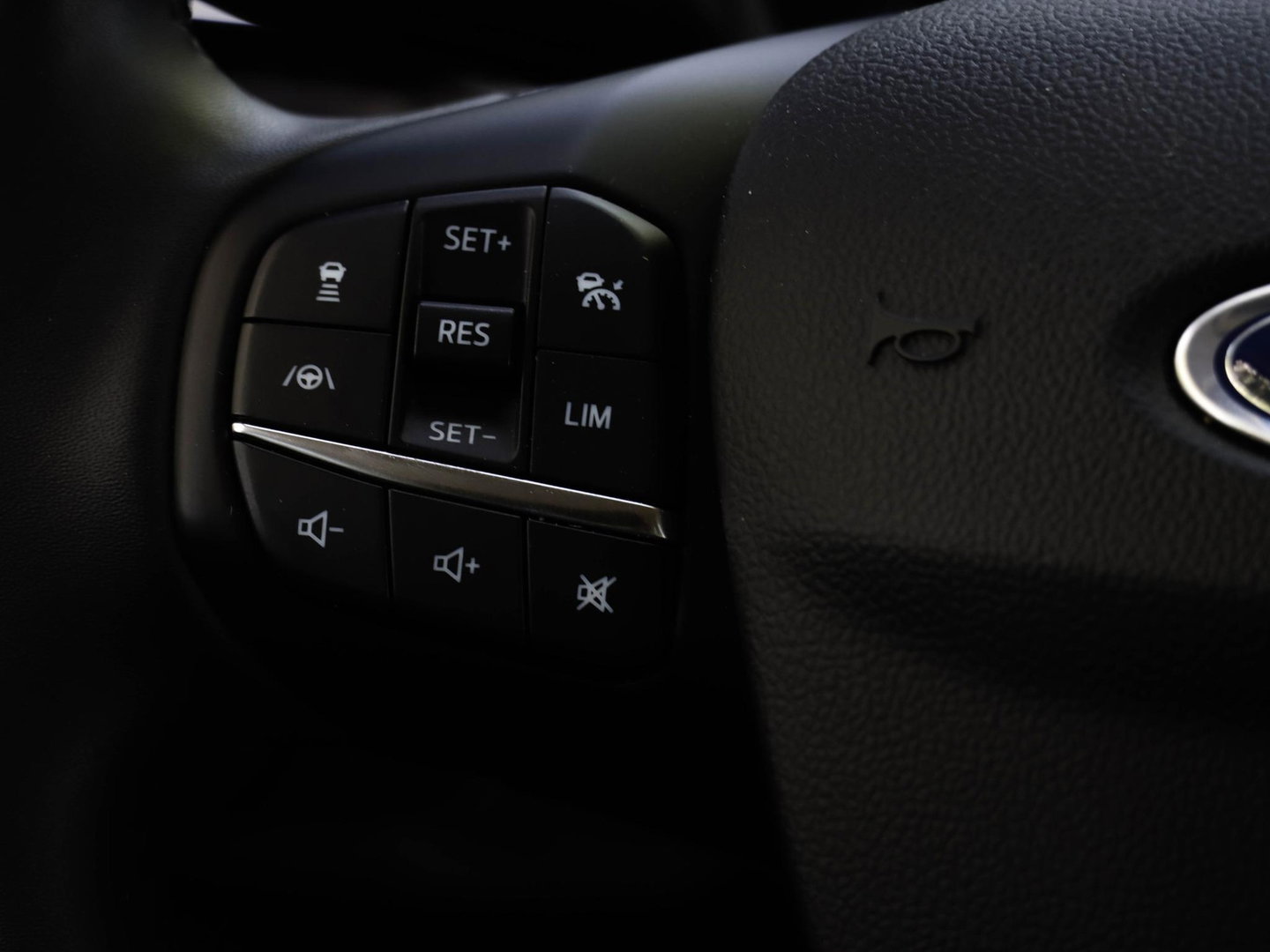 Ford Focus Active 1.0 EcoBoost Hybrid Titanium Style Automaat