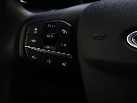 Ford Focus Active 1.0 EcoBoost Hybrid Titanium Style Automaat