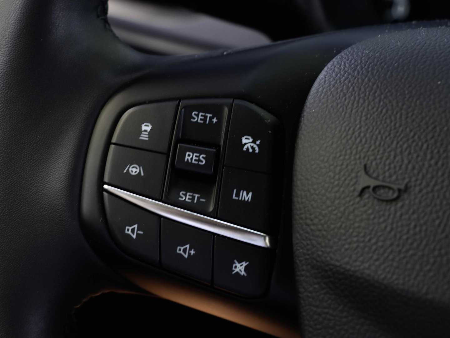 Ford Focus Active 1.0 EcoBoost Hybrid Titanium Style Automaat