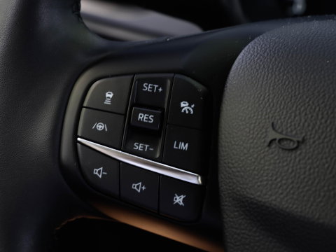 Ford Focus Active 1.0 EcoBoost Hybrid Titanium Style Automaat