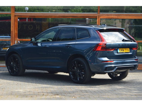 Volvo XC60 T8 Hybride AWD Ultra Black Edition | Luchtvering | Head-Up Display | Trekhaak | Harman/Kardon |