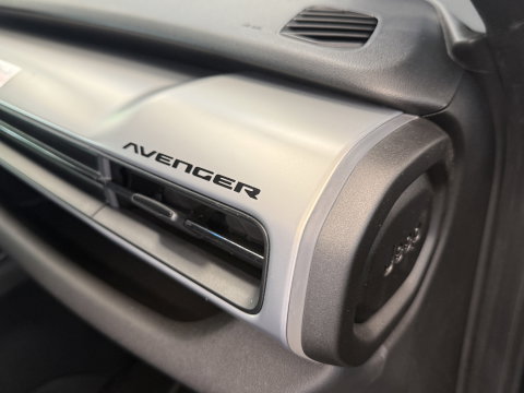 Jeep Avenger Altitude 54 kWh SOH 97% Navi PDC ACC Carplay/Android Auto 24 Maanden garantie* (Vraag naar de voorwaarden)