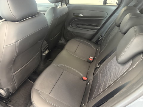 Jeep Avenger Altitude 54 kWh SOH 97% Navi PDC ACC Carplay/Android Auto 24 Maanden garantie* (Vraag naar de voorwaarden)