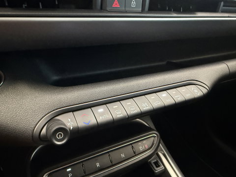 Jeep Avenger Altitude 54 kWh SOH 97% Navi PDC ACC Carplay/Android Auto 24 Maanden garantie* (Vraag naar de voorwaarden)