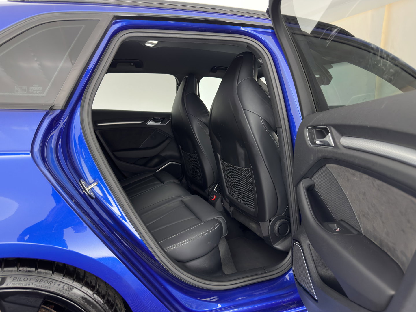 Audi RS3 Sportback 2.5 TFSI quattro Pro Line Plus (INCL.BTW) Aut. *MILLTEK-EXHAUST | ADAPTIVE-CRUISE | HEATED-SPORTSEATS | BANG&OLUFSEN | LEATHER | FULL-LED | NAVI-FULLMAP | PRIVACY-GLASS | SHIFTPADDLES | ECC | PDC | 19''ALU*
