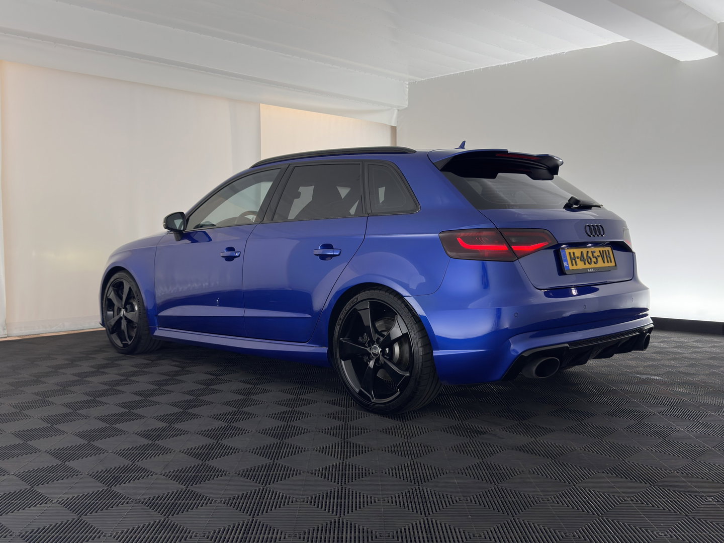 Audi RS3 Sportback 2.5 TFSI quattro Pro Line Plus (INCL.BTW) Aut. *MILLTEK-EXHAUST | ADAPTIVE-CRUISE | HEATED-SPORTSEATS | BANG&OLUFSEN | LEATHER | FULL-LED | NAVI-FULLMAP | PRIVACY-GLASS | SHIFTPADDLES | ECC | PDC | 19''ALU*