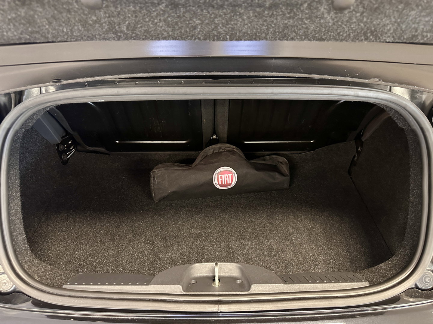 Fiat 500C 0.9 TwinAir Turbo Lounge | Origineel Nederlands | Blue & Me | 16'' Lichtmetaal | Elektrische Spiegels | Radio | Open rijden |