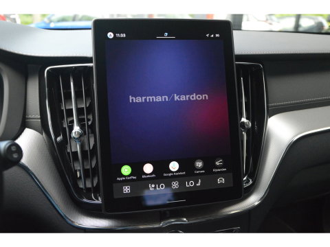 Volvo XC60 T8 Hybride AWD Ultra Black Edition | Luchtvering | Head-Up Display | Trekhaak | Harman/Kardon |