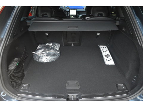 Volvo XC60 T8 Hybride AWD Ultra Black Edition | Luchtvering | Head-Up Display | Trekhaak | Harman/Kardon |