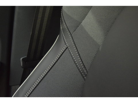 Volvo XC60 T8 Hybride AWD Ultra Black Edition | Luchtvering | Head-Up Display | Trekhaak | Harman/Kardon |