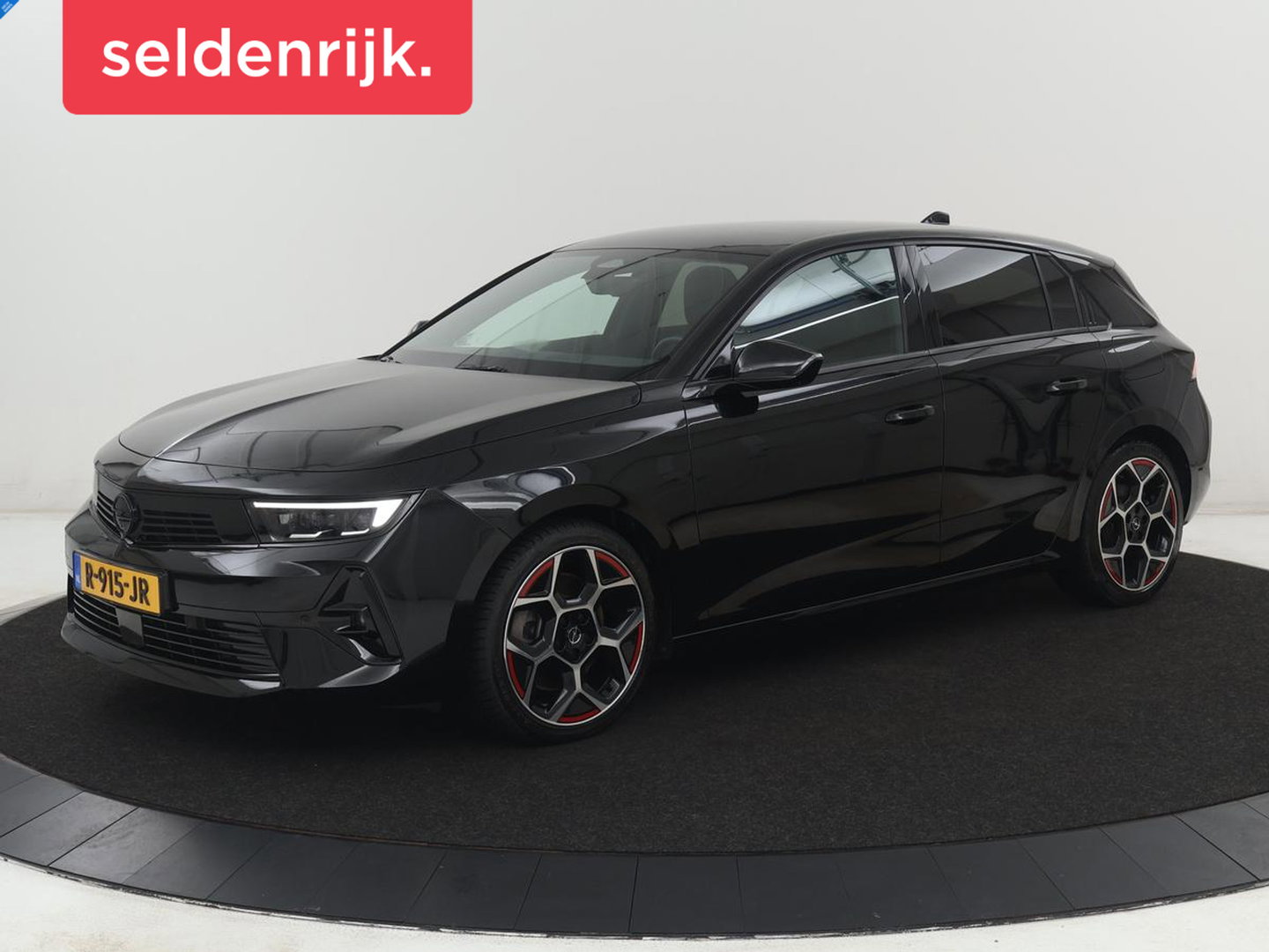 Opel Astra 1.6 Hybrid GS Line | SOH 93,3% | Head-Up | Leder | 360 Camera | Massage | Adaptive cruise | Stoelventilatie | 18'' velgen | Carplay | Navigatie | Full LED | Keyless | Climate control | PHEV | Plug In