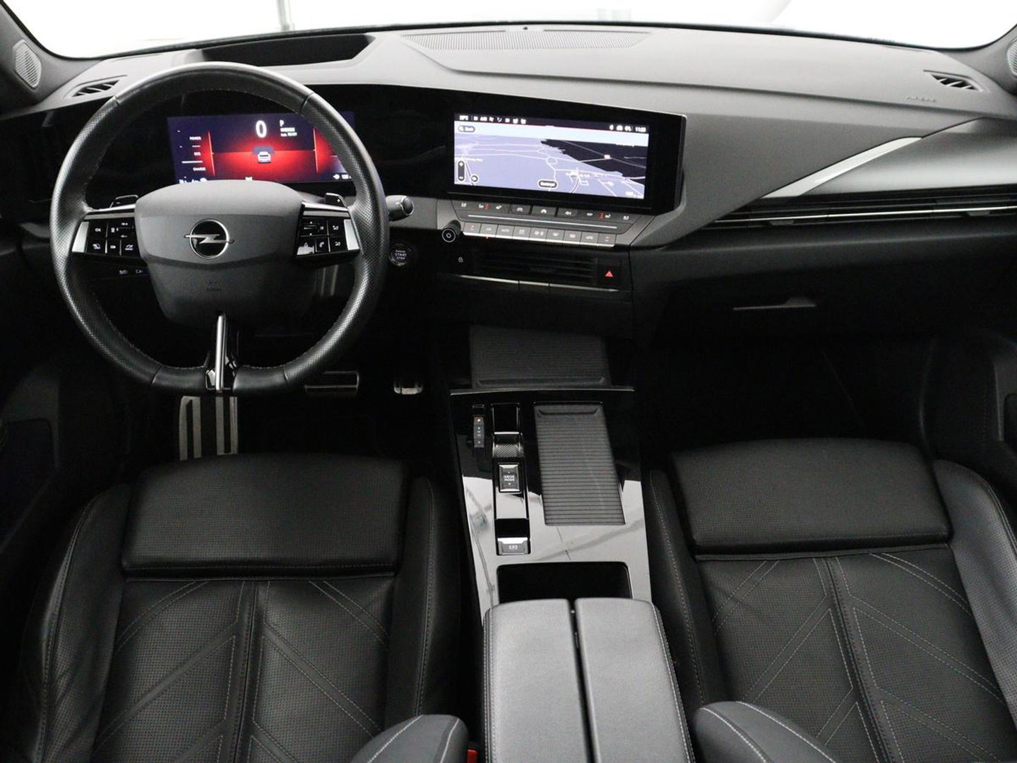 Opel Astra 1.6 Hybrid GS Line | SOH 93,3% | Head-Up | Leder | 360 Camera | Massage | Adaptive cruise | Stoelventilatie | 18'' velgen | Carplay | Navigatie | Full LED | Keyless | Climate control | PHEV | Plug In