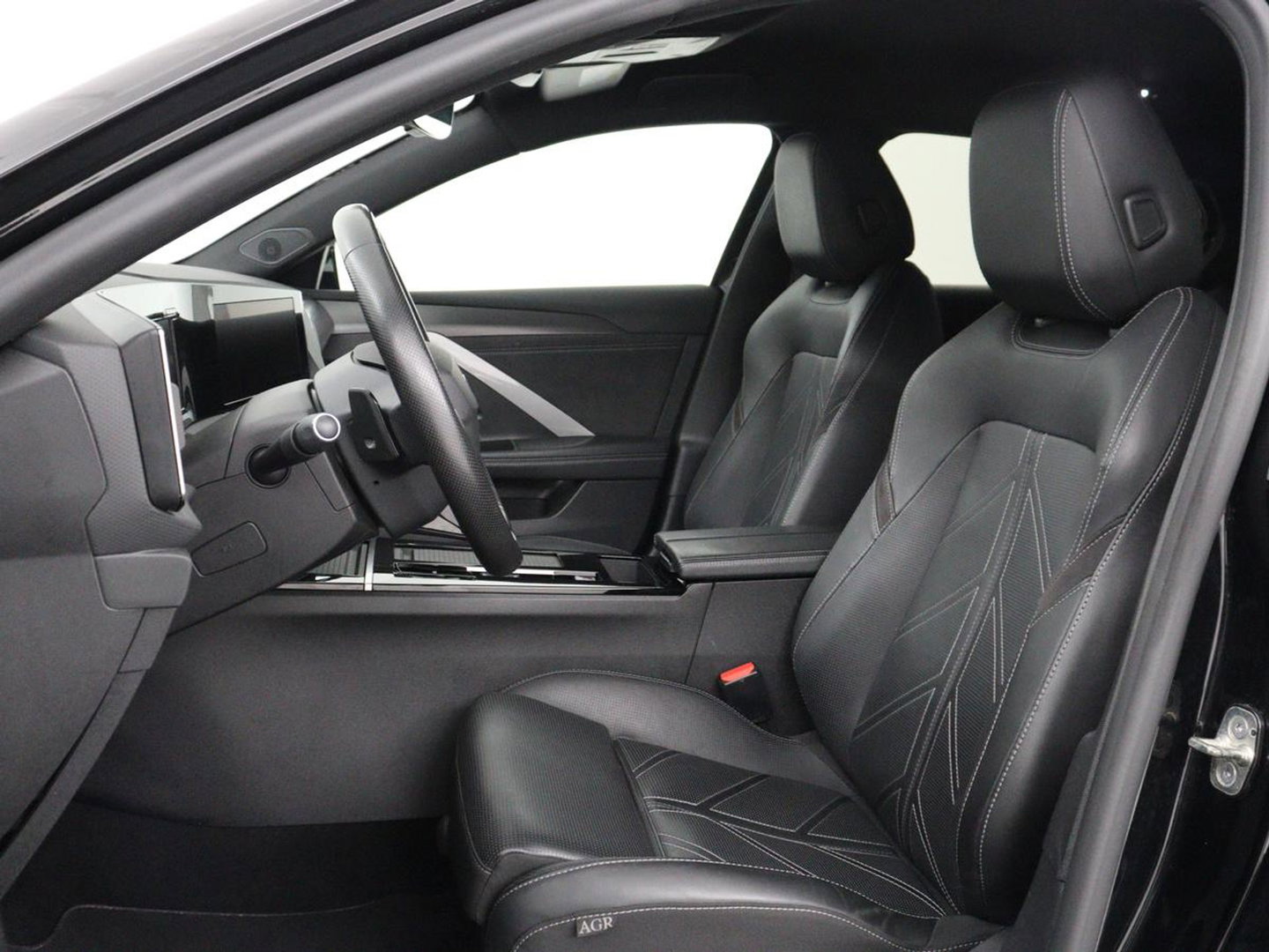 Opel Astra 1.6 Hybrid GS Line | SOH 93,3% | Head-Up | Leder | 360 Camera | Massage | Adaptive cruise | Stoelventilatie | 18'' velgen | Carplay | Navigatie | Full LED | Keyless | Climate control | PHEV | Plug In