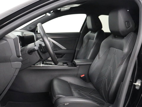 Opel Astra 1.6 Hybrid GS Line | SOH 93,3% | Head-Up | Leder | 360 Camera | Massage | Adaptive cruise | Stoelventilatie | 18'' velgen | Carplay | Navigatie | Full LED | Keyless | Climate control | PHEV | Plug In