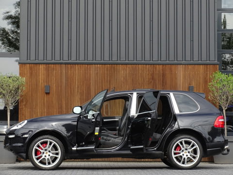 Porsche Cayenne 4.8 V8 Turbo 500PK / PCM / LED *NAP*