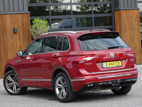 Volkswagen Tiguan 2.0 TSI 4-Motion 180 PK / R-Line / RNS / LED