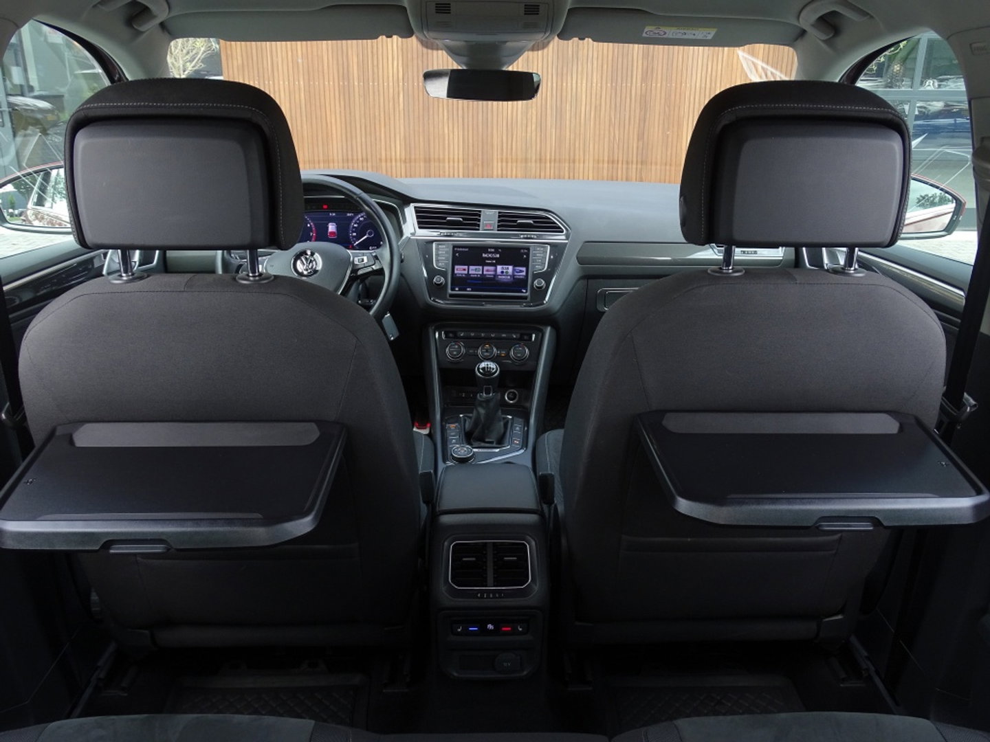 Volkswagen Tiguan 2.0 TSI 4-Motion 180 PK / R-Line / RNS / LED
