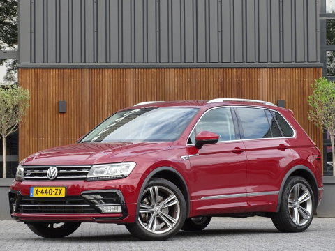 Volkswagen Tiguan 2.0 TSI 4-Motion 180 PK / R-Line / RNS / LED