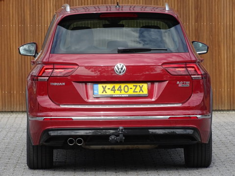 Volkswagen Tiguan 2.0 TSI 4-Motion 180 PK / R-Line / RNS / LED