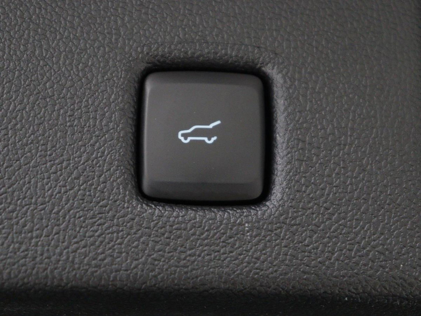 Ford Kuga 2.5 PHEV ST-Line | SOH 94,5% | Adaptive cruise | Leder/Alcantara | Camera | Carplay | Side Assist | Navigatie | Keyless | Parkeerhulp | Elektrische kofferklep | Climate control | Plug In