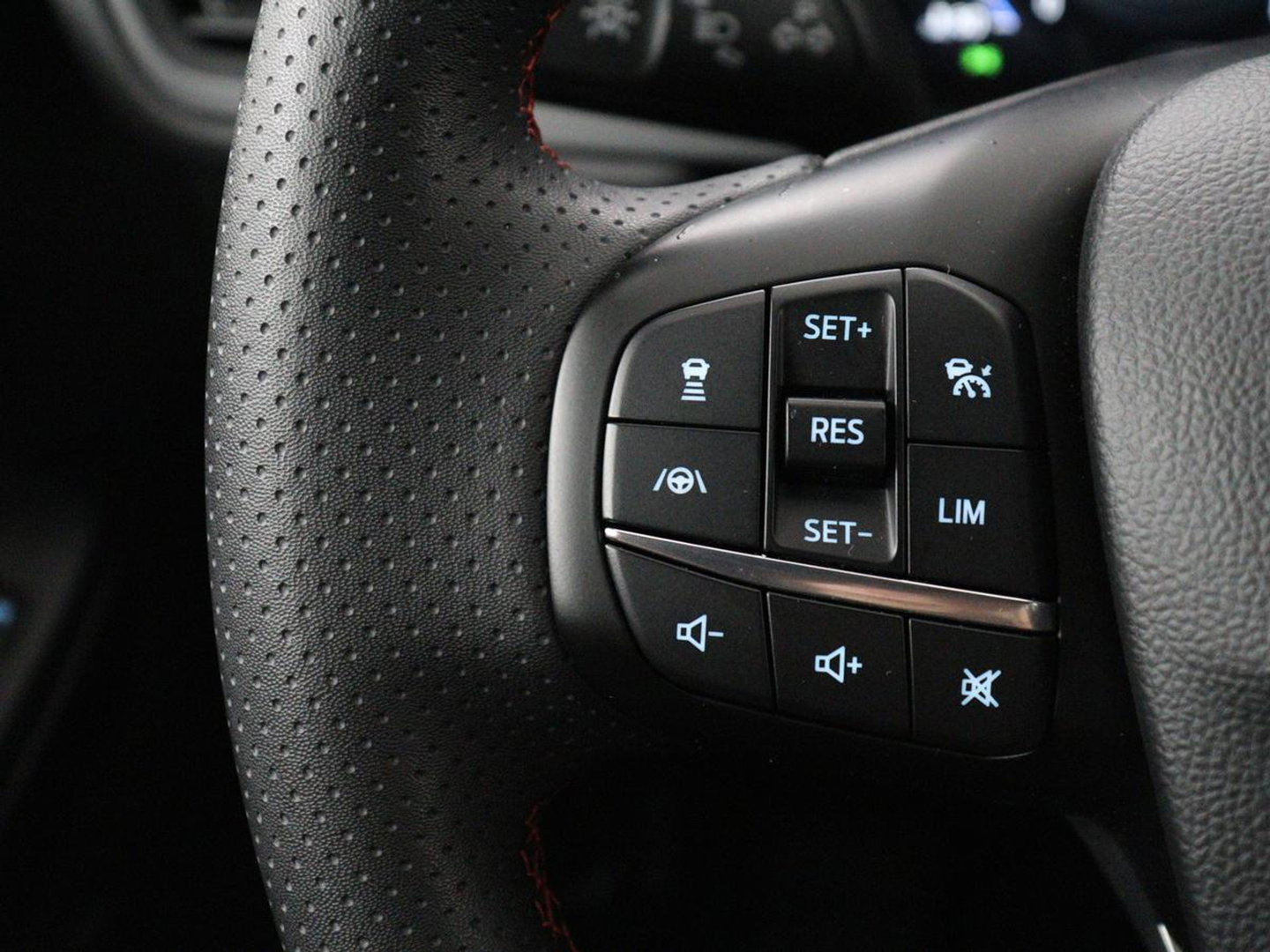 Ford Kuga 2.5 PHEV ST-Line | SOH 94,5% | Adaptive cruise | Leder/Alcantara | Camera | Carplay | Side Assist | Navigatie | Keyless | Parkeerhulp | Elektrische kofferklep | Climate control | Plug In