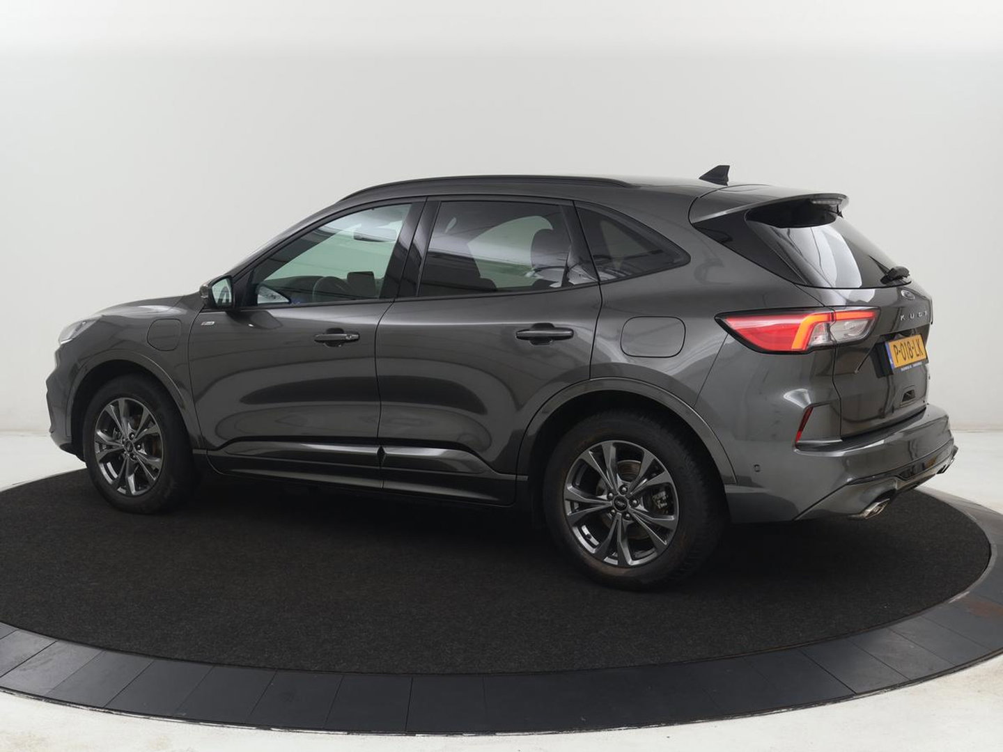 Ford Kuga 2.5 PHEV ST-Line | SOH 94,5% | Adaptive cruise | Leder/Alcantara | Camera | Carplay | Side Assist | Navigatie | Keyless | Parkeerhulp | Elektrische kofferklep | Climate control | Plug In