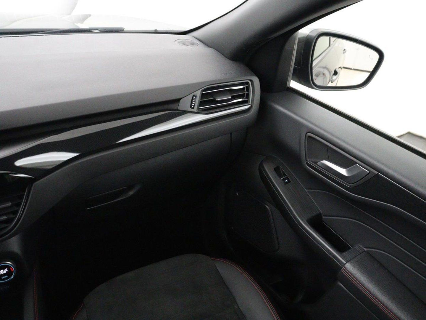 Ford Kuga 2.5 PHEV ST-Line | SOH 94,5% | Adaptive cruise | Leder/Alcantara | Camera | Carplay | Side Assist | Navigatie | Keyless | Parkeerhulp | Elektrische kofferklep | Climate control | Plug In