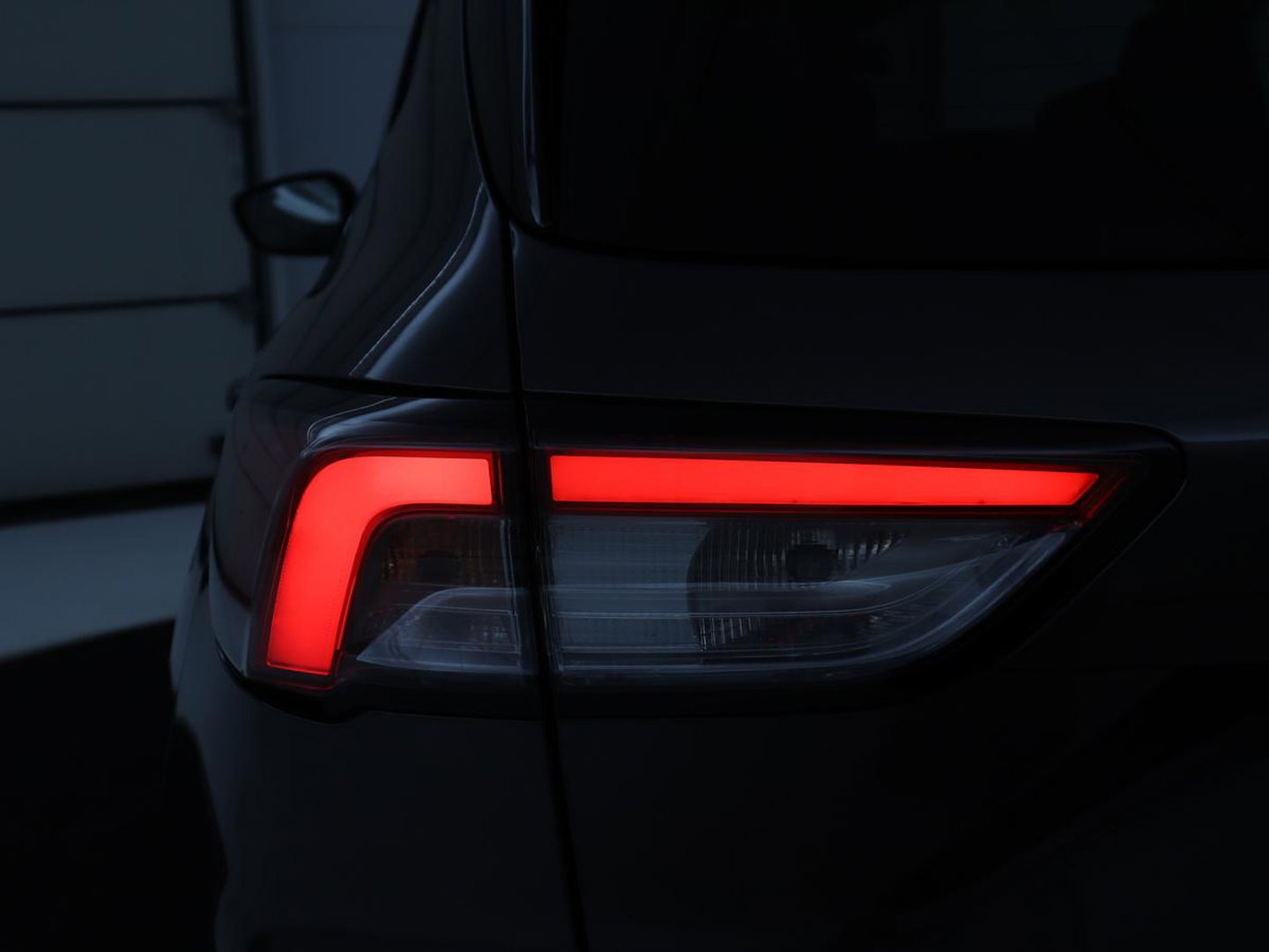 Ford Kuga 2.5 PHEV ST-Line | SOH 94,5% | Adaptive cruise | Leder/Alcantara | Camera | Carplay | Side Assist | Navigatie | Keyless | Parkeerhulp | Elektrische kofferklep | Climate control | Plug In