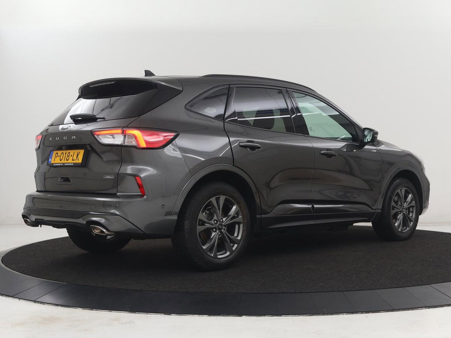 Ford Kuga 2.5 PHEV ST-Line | SOH 94,5% | Adaptive cruise | Leder/Alcantara | Camera | Carplay | Side Assist | Navigatie | Keyless | Parkeerhulp | Elektrische kofferklep | Climate control | Plug In