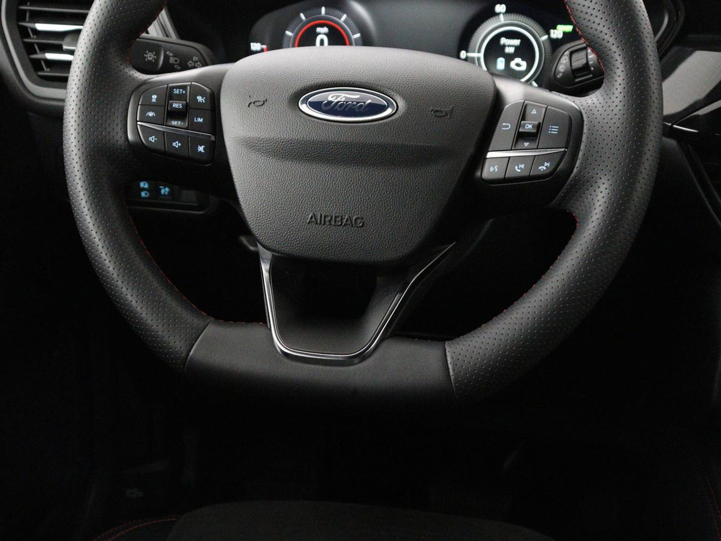 Ford Kuga 2.5 PHEV ST-Line | SOH 94,5% | Adaptive cruise | Leder/Alcantara | Camera | Carplay | Side Assist | Navigatie | Keyless | Parkeerhulp | Elektrische kofferklep | Climate control | Plug In