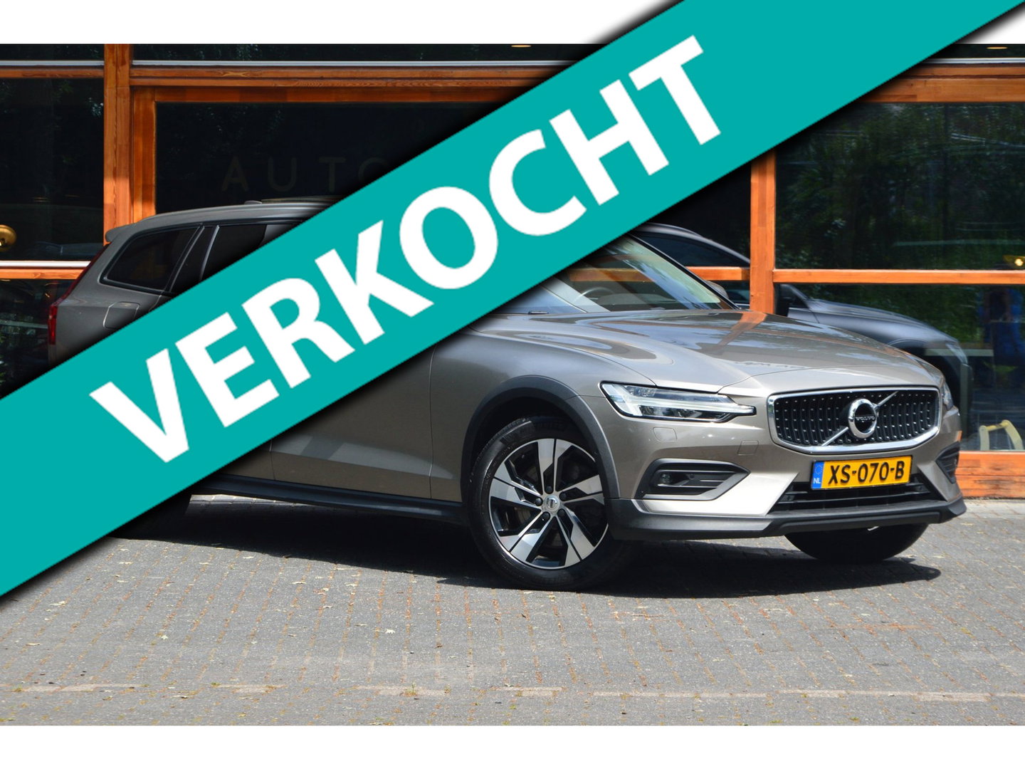 Volvo V60 Cross Country D4 AWD Intro Edition | Head-Up | Panoramadak | Harman/Kardon | Stoel + Stuur Verwarming | BLIS |